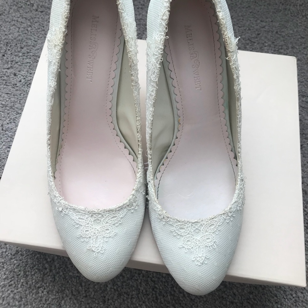 Bridal shoes , wear it once!🕊